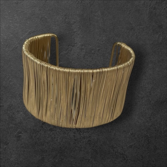 Wide open gold plated wire cuff bracelet - Picture 3 of 8
